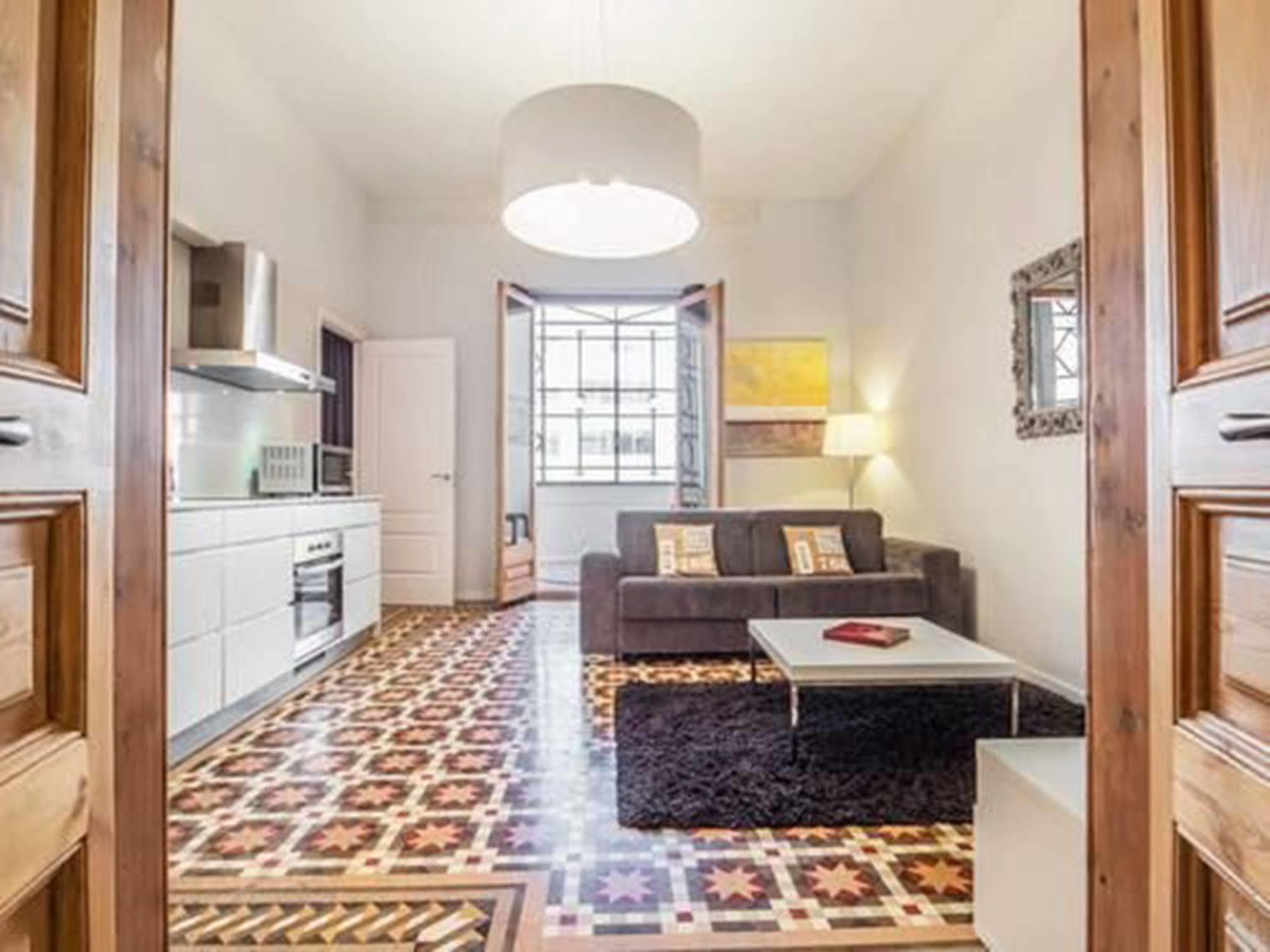 Rent Near Plaza De Catalunya Apartamento